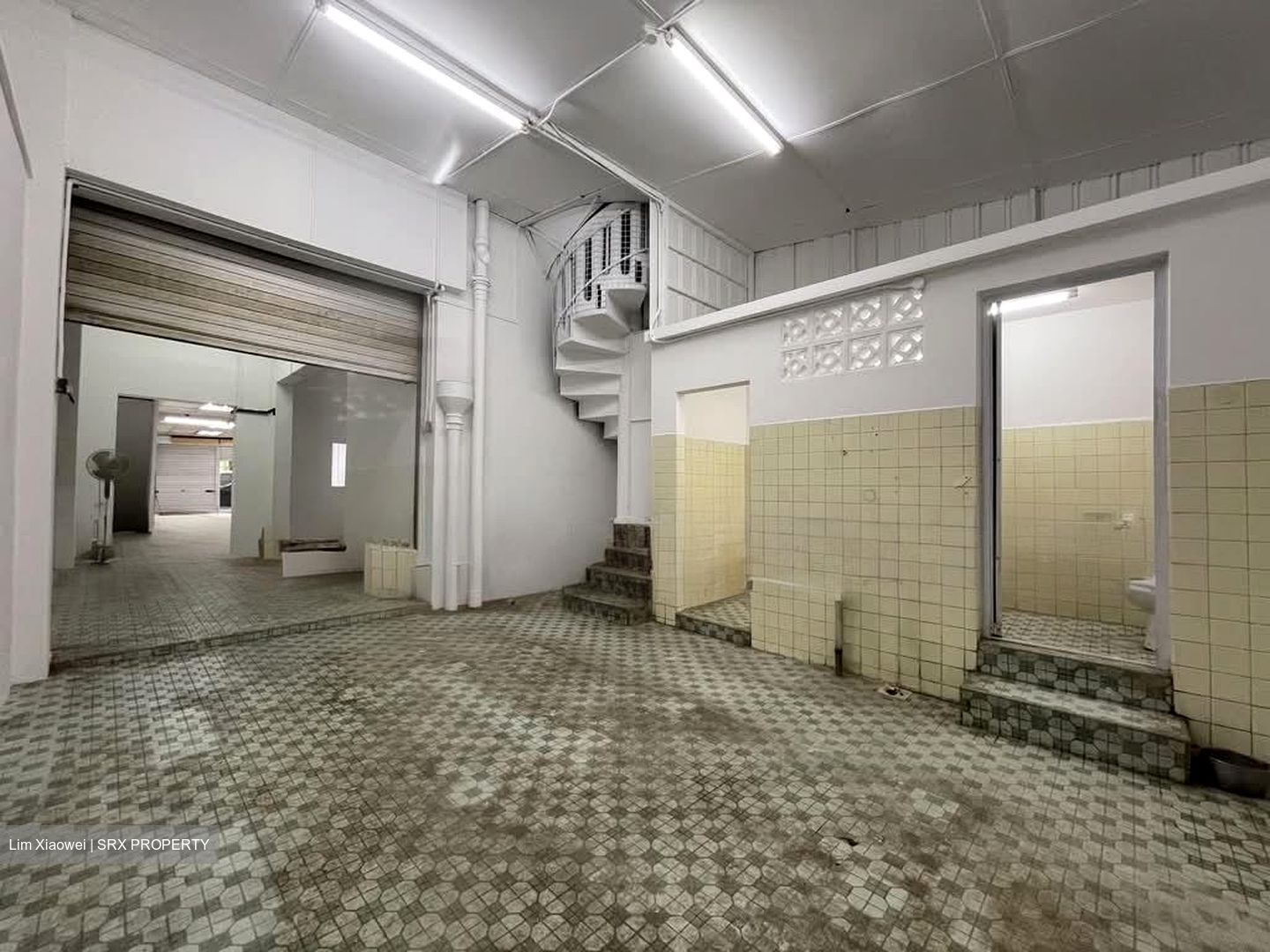 Kitchener Road (D8), Office #544191761